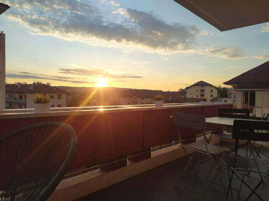 Cabana & Le Central - Proche Lac , Terrasse Et Parking Annecy Buitenkant foto